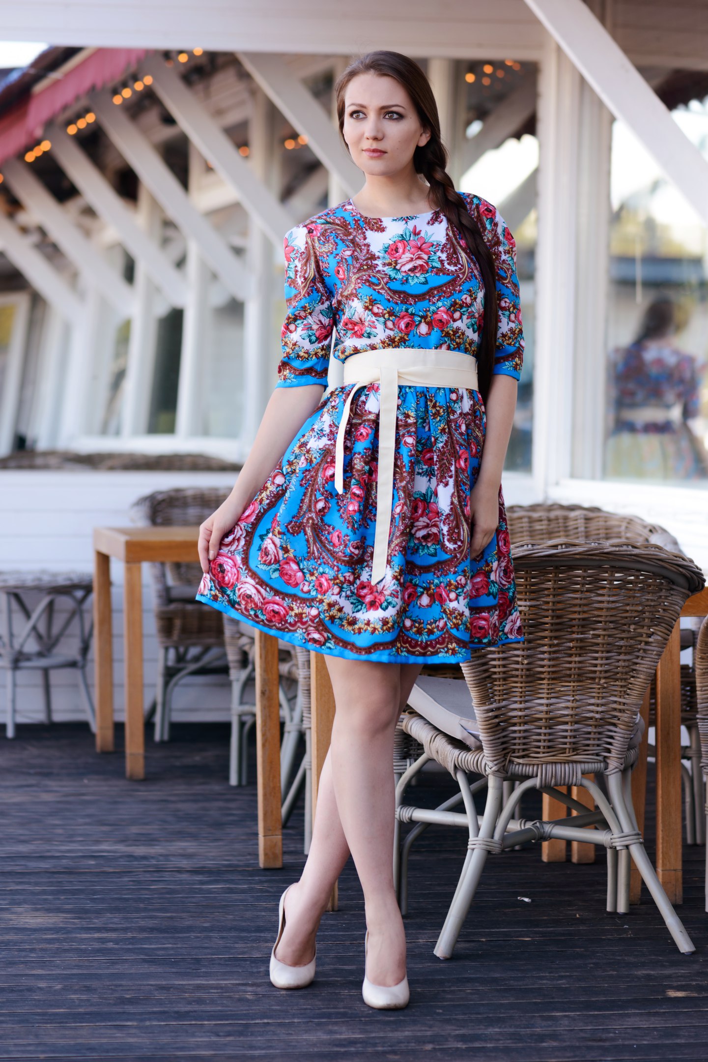 Голубое короткое платье из павлопосадских платков с пышной юбочкой